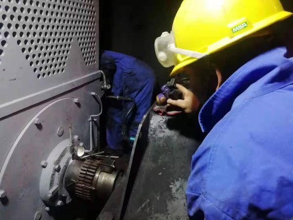 周六，磨煤機搶修立新功.jpg