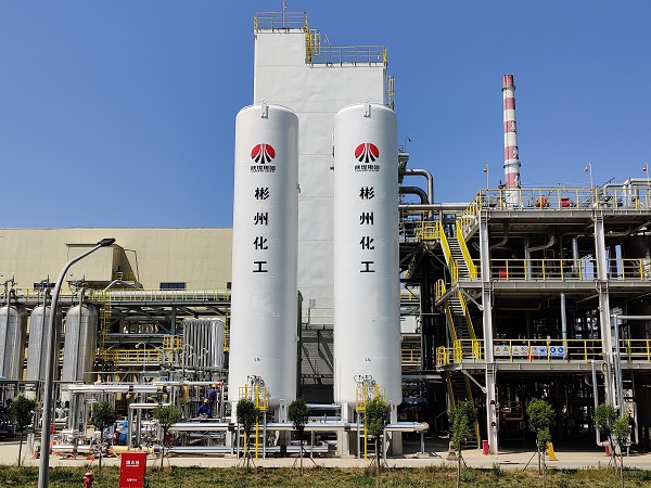 制氣車間，7月建成投用的707低溫能源綜合利用項(xiàng)目主設(shè)備液氮儲(chǔ)罐現(xiàn)場圖。 (1).jpg