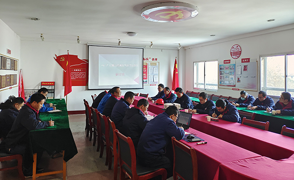 12月27日14：10，合成車間開展典型事故案例討論.jpg
