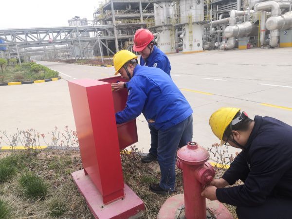 圖2 7月10日，檢查人員檢查人員重點檢查消防器材。設施.jpg