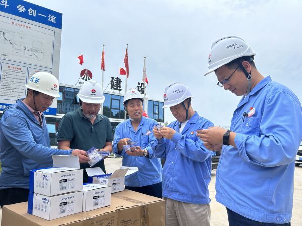 7.10公司領導深入施工現場、職工餐廳督導檢查附圖1.jpg