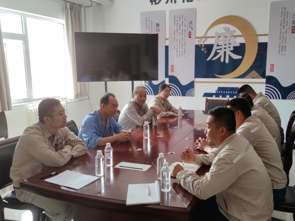 7月11日，公司領(lǐng)導(dǎo)在修造分部進(jìn)行檢查。.jpg