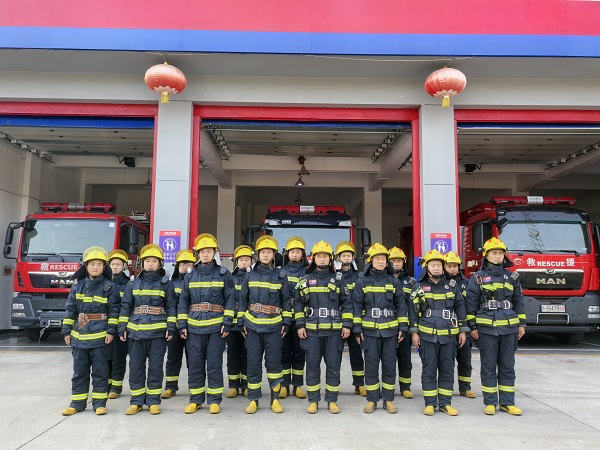10月15日，消防隊(duì)員參加聯(lián)防聯(lián)訓(xùn).jpg