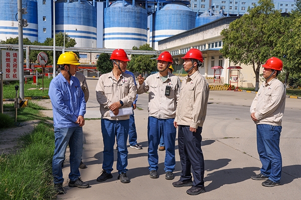作風(fēng)提升 | 深入罐區(qū)抓安全，走進(jìn)子公司促發(fā)展